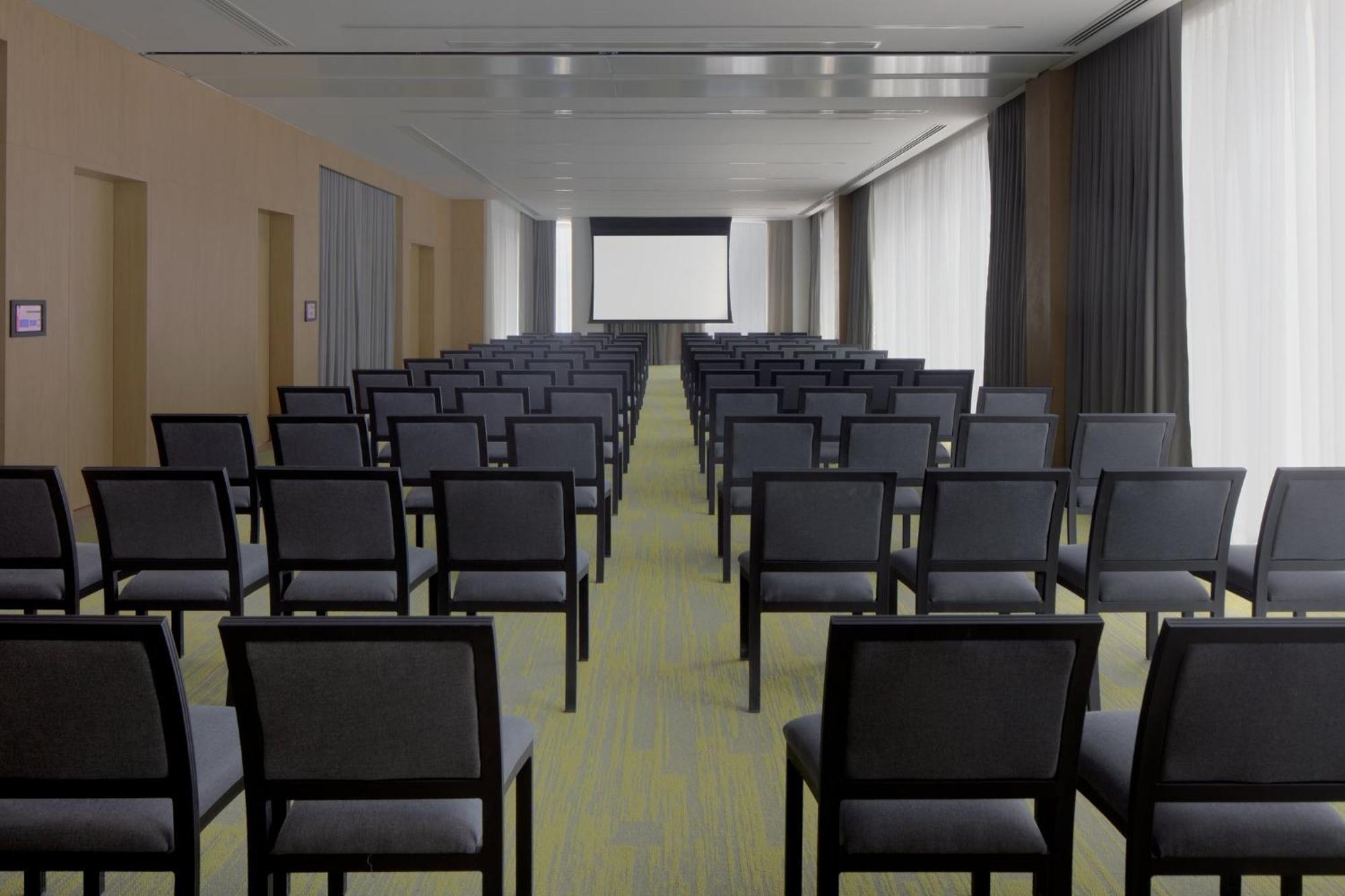 Staybridge Suites Dubai Business Bay By Ihg Екстер'єр фото